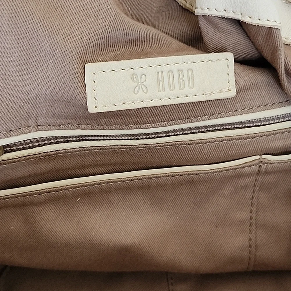 Hobo Dreamer Leather Cinch Tote in Buff (cream color) - Picture 5 of 8